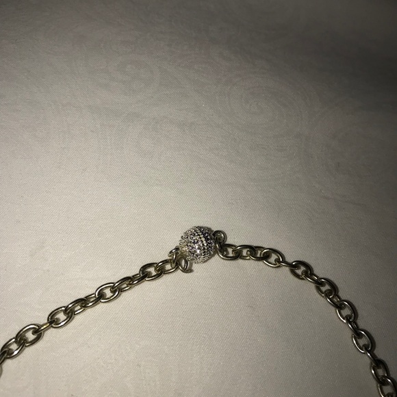 Beautiful Necklace with magnetic clasp!! - Picture 3 of 4